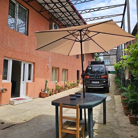 Guest House Amo คูทายสิ ภายนอก รูปภาพ