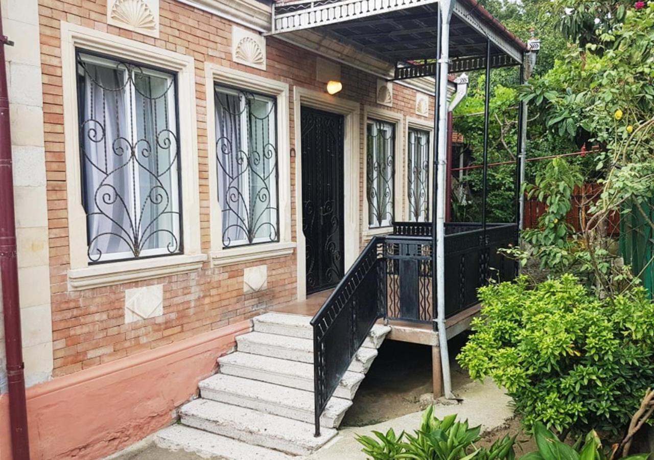 Guest House Amo คูทายสิ ภายนอก รูปภาพ