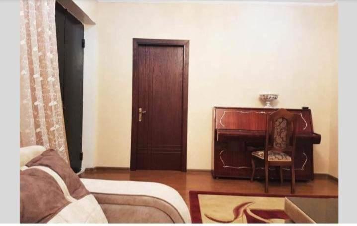 Guest House Amo คูทายสิ ภายนอก รูปภาพ