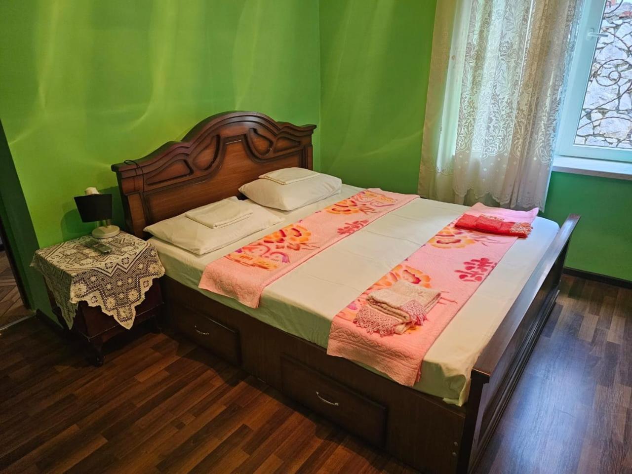 Guest House Amo คูทายสิ ภายนอก รูปภาพ