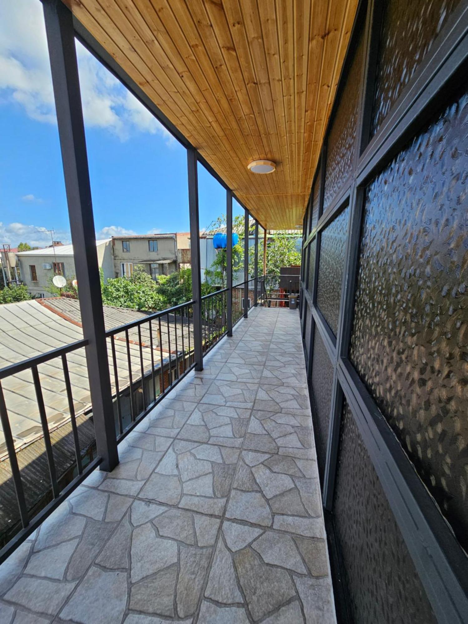Guest House Amo คูทายสิ ภายนอก รูปภาพ