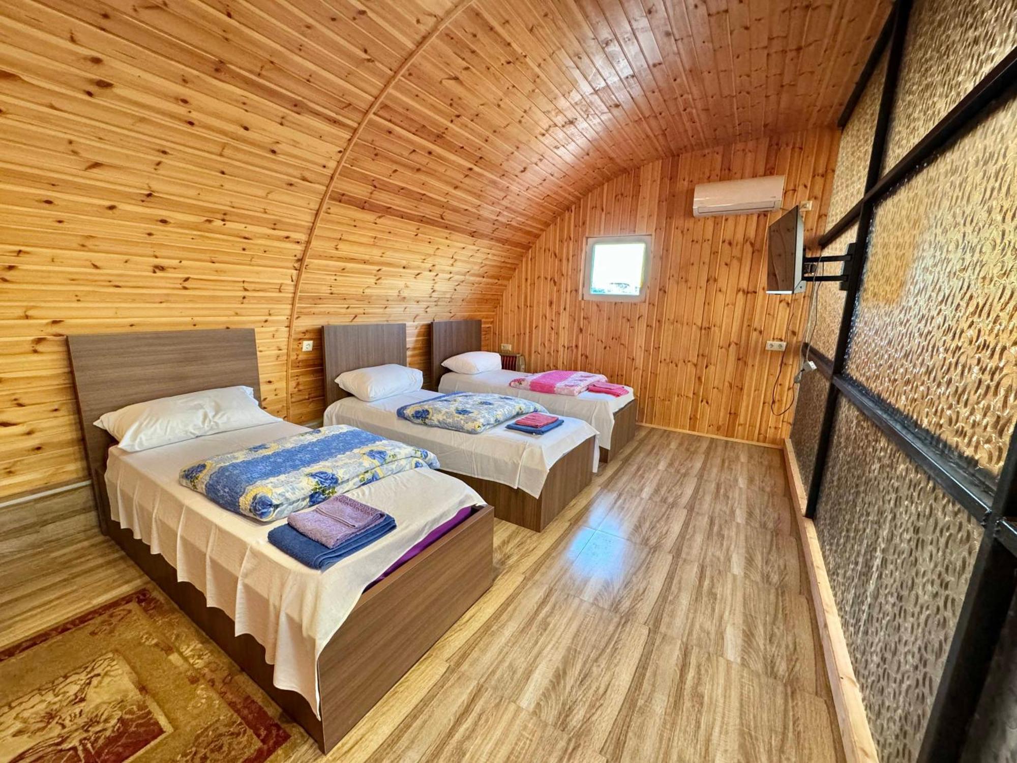 Guest House Amo คูทายสิ ภายนอก รูปภาพ